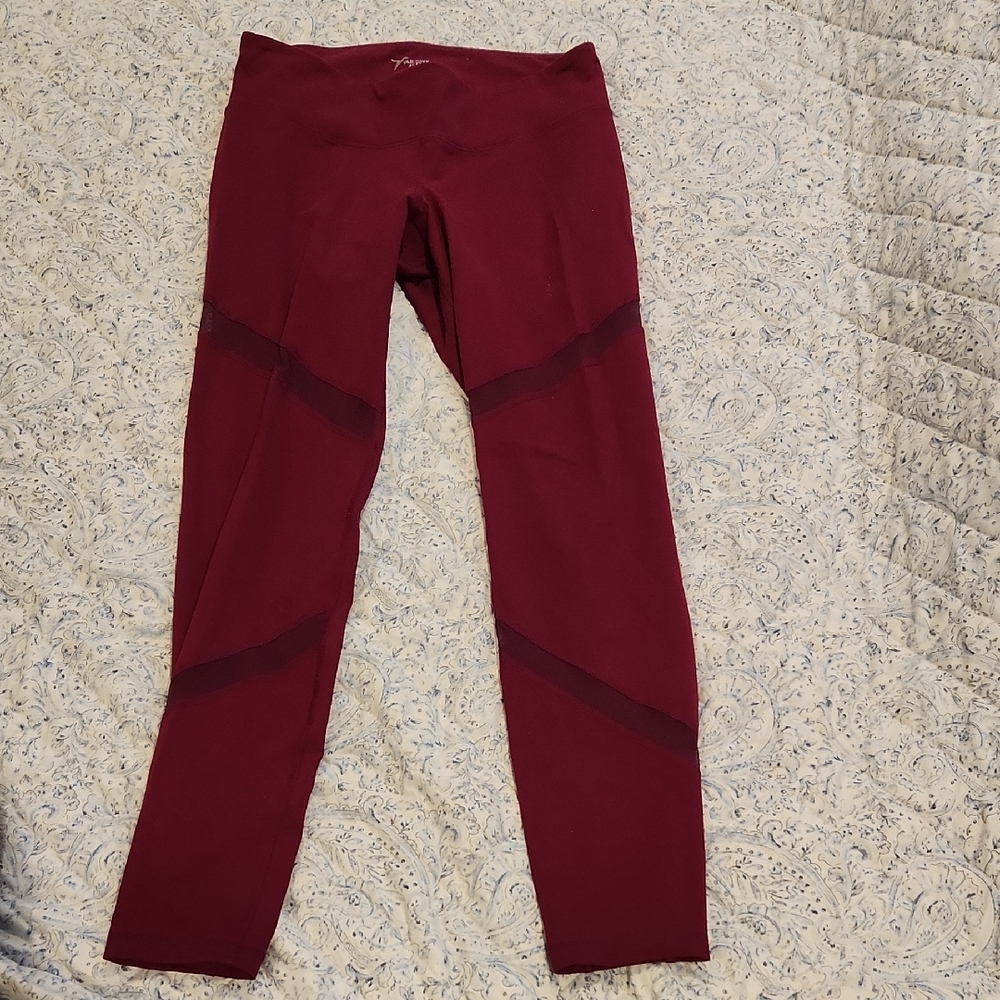 Old Navy Active Maroon Go-Dry Leggings